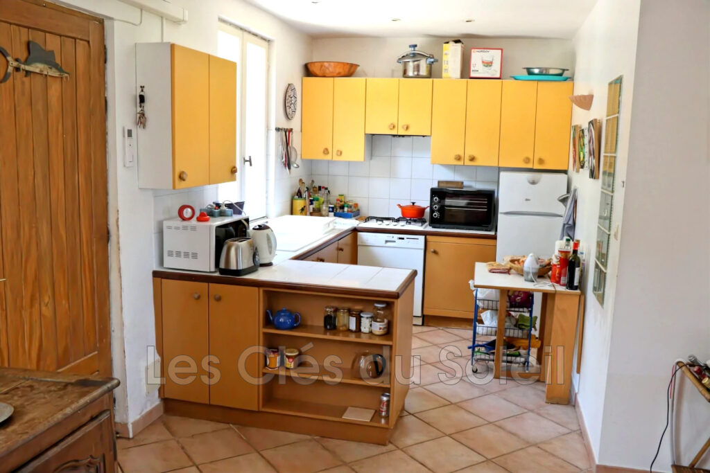 Maison de village à 500 m de la plage de l’Almanarre et à 2 pa – 4 pièces – 3 chambres – 91.80 m²