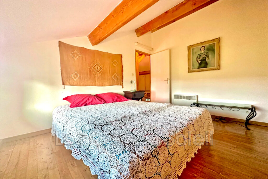 Maison de village à 500 m de la plage de l’Almanarre et à 2 pa – 4 pièces – 3 chambres – 91.80 m²