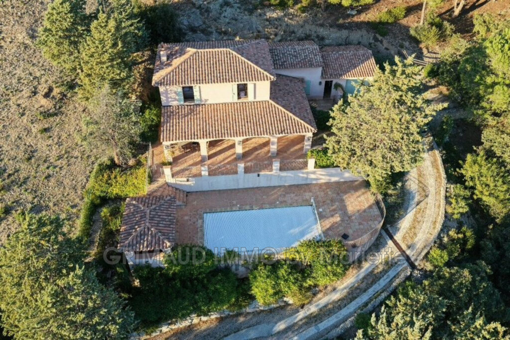 belle maison avec vue imprenable panoramique, a pied du villag – 5 pièces – 3 chambres – 123.85 m²