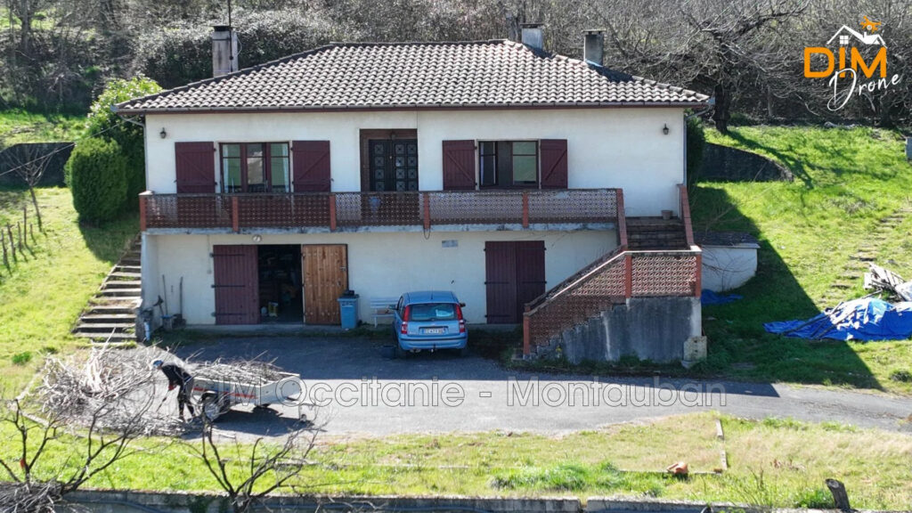 vente  – NR pièces – 5 chambres – 130.00 m²