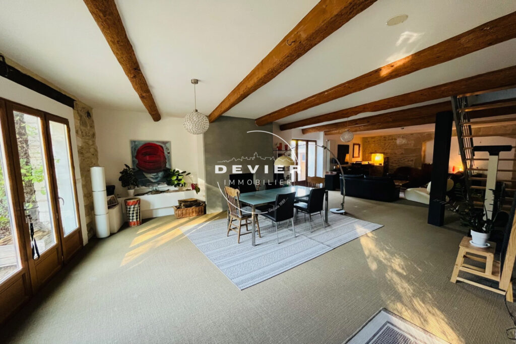 vente maison de caractère 7 Pièce(s) – 7 pièces – 5 chambres – 4  – 307.00 m²