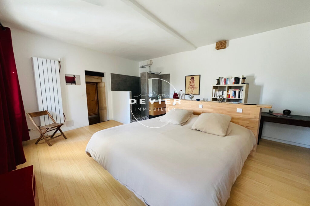 vente maison de caractère 7 Pièce(s) – 7 pièces – 5 chambres – 4  – 307.00 m²