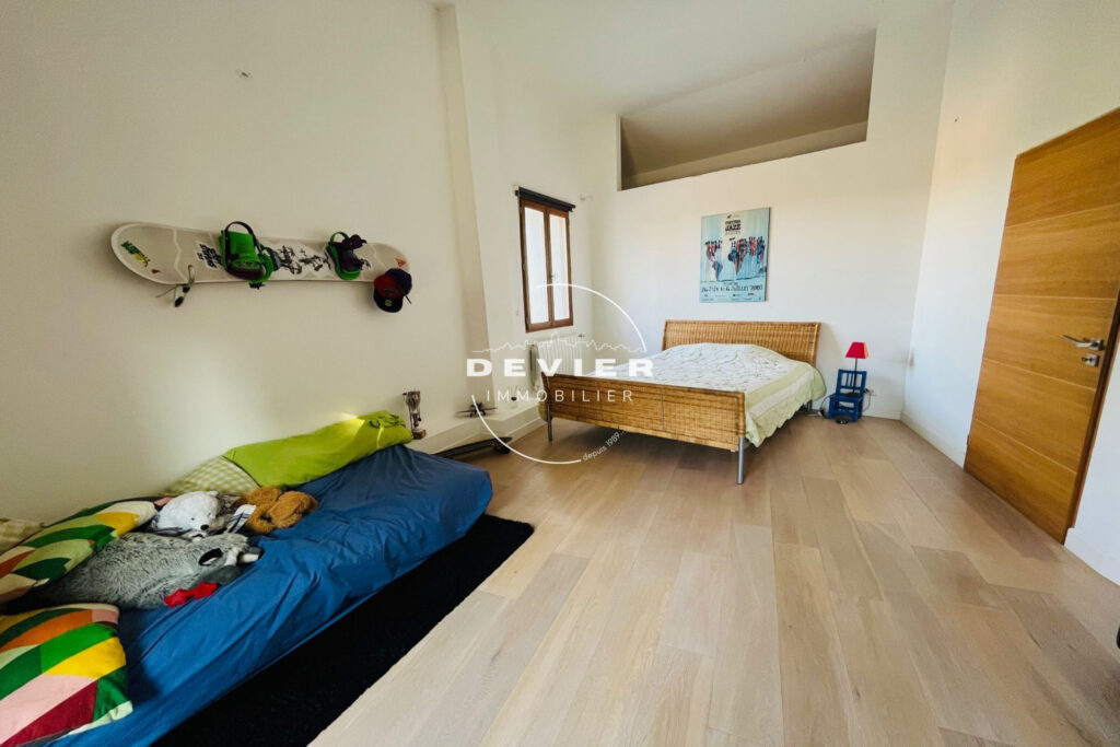 vente maison de caractère 7 Pièce(s) – 7 pièces – 5 chambres – 4  – 307.00 m²