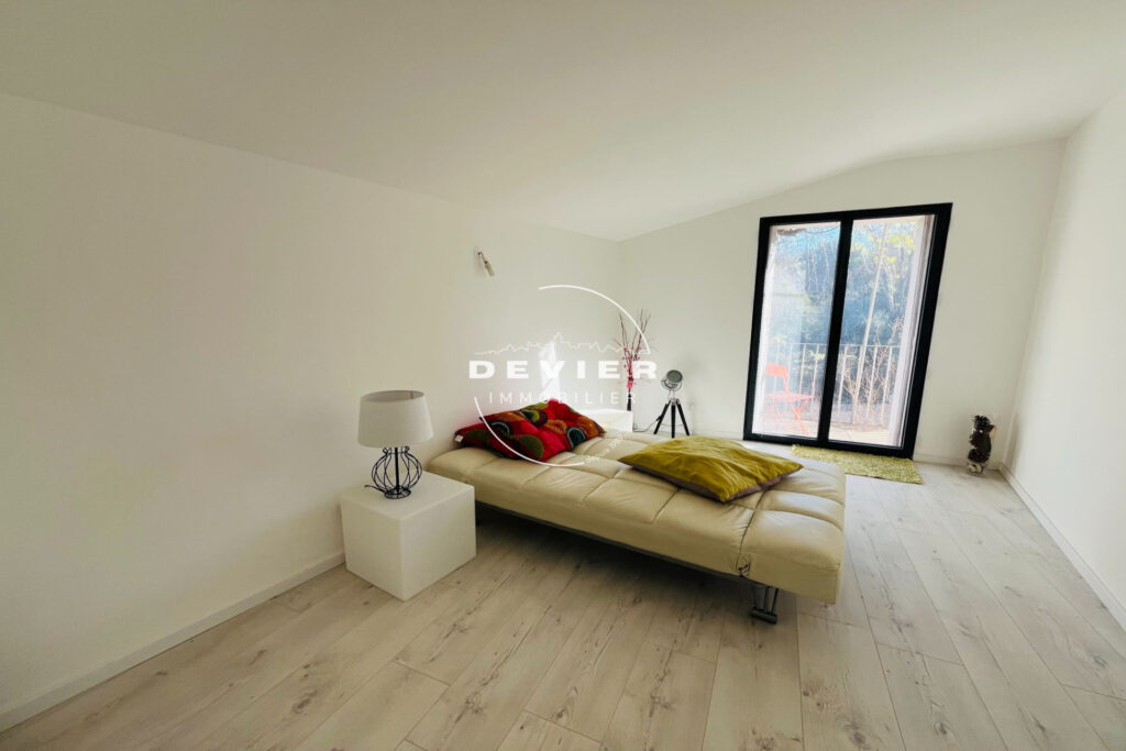 vente maison de caractère 7 Pièce(s) – 7 pièces – 5 chambres – 4  – 307.00 m²