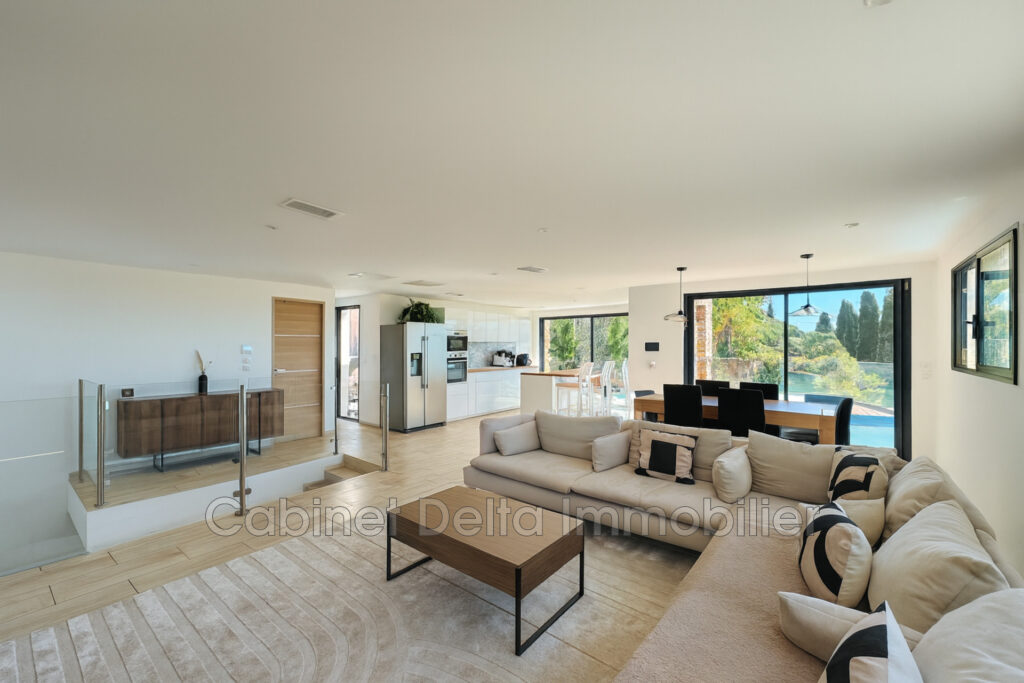 Villa contemporaine, au calme, vue mer, La Garde. – NR pièces – 4 chambres – 150.00 m²