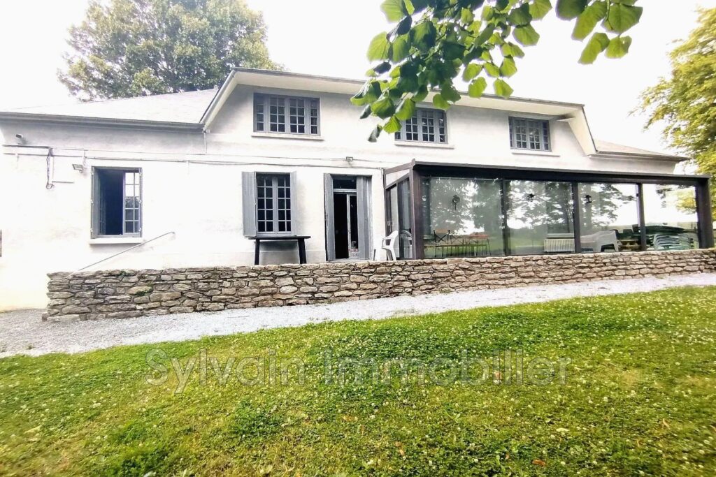 vente maison 9 Pièce(s) – 9 pièces – 6 chambres – 220.00 m²