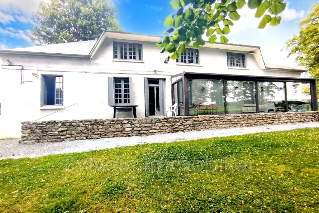 vente maison 9 Pièce(s) – 9 pièces – 6 chambres – 220.00 m²