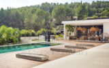 Villa contemporaine à Bandol  Dans un environnement arboré, ce – 6 pièces – 5 chambres – 195.00 m²