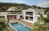 Villa contemporaine à Bandol  Dans un environnement arboré, ce – 6 pièces – 5 chambres – 195.00 m²