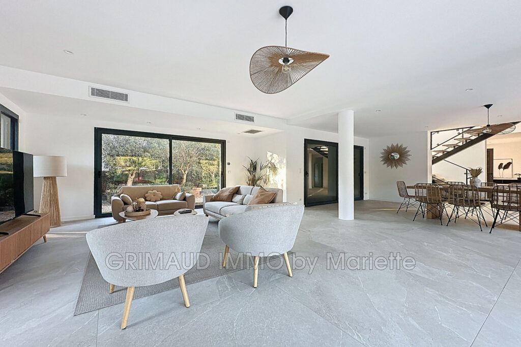 villa neuve livraison fin 2024, au calme avec 6ha de terrain.  – 5 pièces – 4 chambres – 4  – 240.00 m²