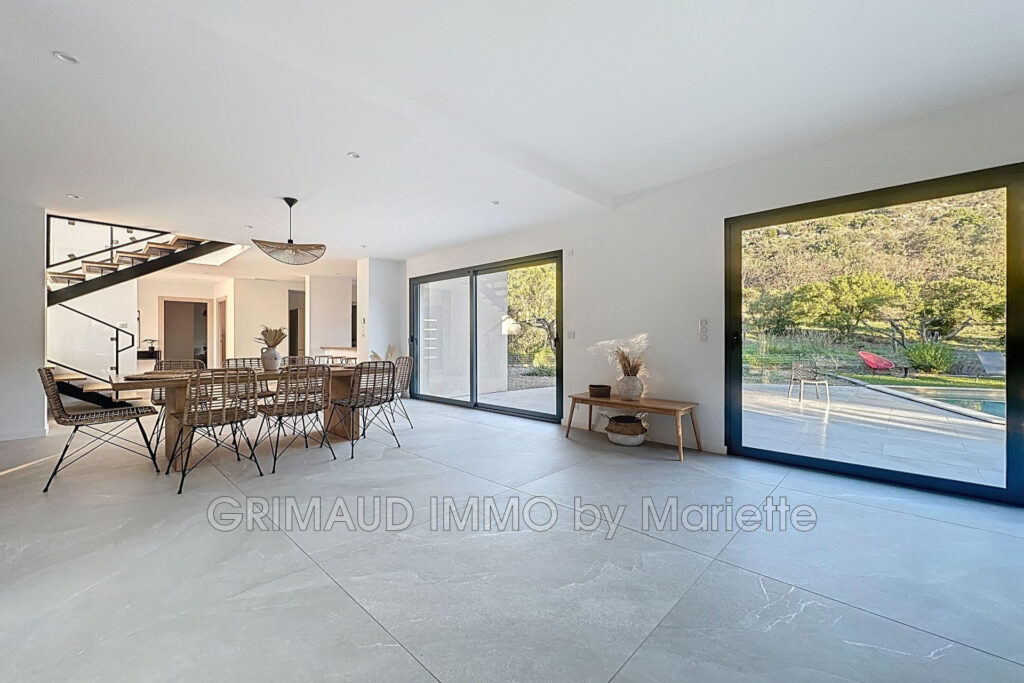 villa neuve livraison fin 2024, au calme avec 6ha de terrain.  – 5 pièces – 4 chambres – 4  – 240.00 m²