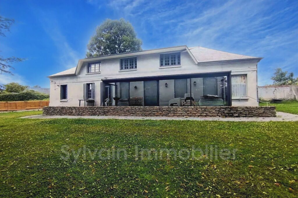 vente maison 9 Pièce(s) – 9 pièces – 6 chambres – 220.00 m²