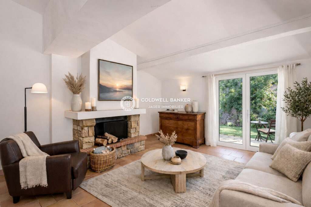 Villa 3 chambres + studio à proximité des plages – 6 pièces – 4 chambres – 206.00 m²