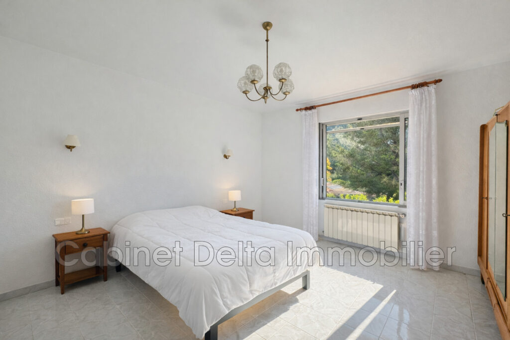 VILLA AVEC VUE MER  – 7 pièces – 5 chambres – 176.00 m²