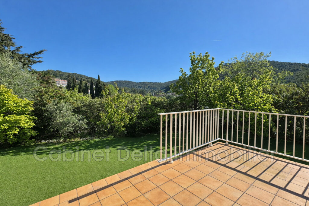 VILLA AVEC VUE MER  – 7 pièces – 5 chambres – 176.00 m²