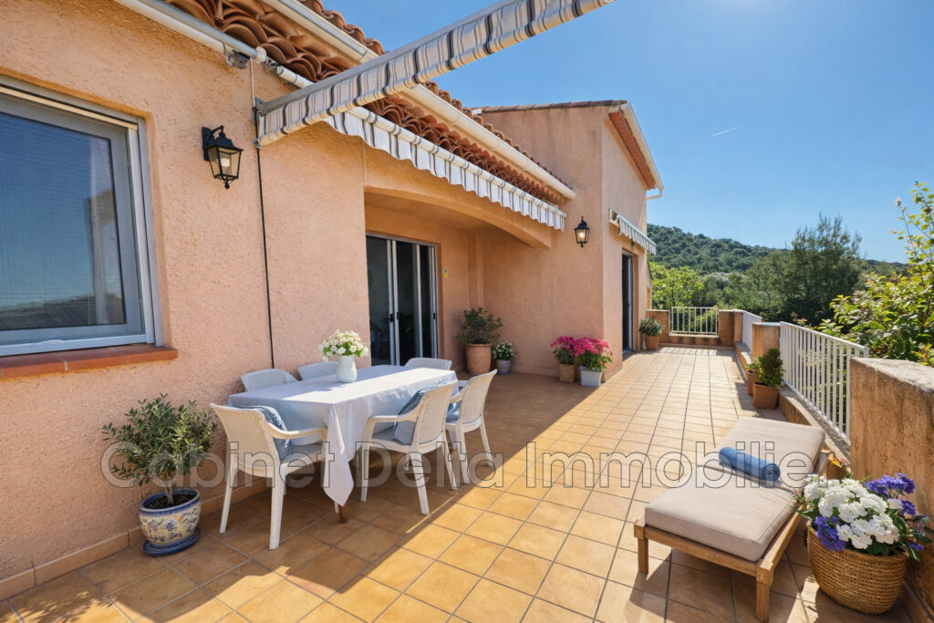 VILLA AVEC VUE MER  – 7 pièces – 5 chambres – 176.00 m²