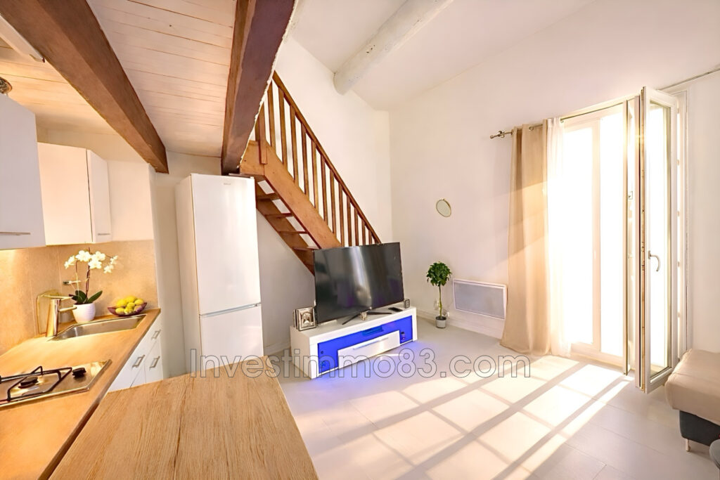 Au coeur de MARTIGUES, dans le quartier de JONQUIÈRES. Apparte – 2 pièces – 1 chambre – 35.00 m²