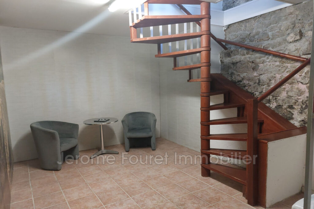 Propriété avec chambres d’hôtes  proche Égletons – 12 pièces – 8 chambres – 298.34 m²