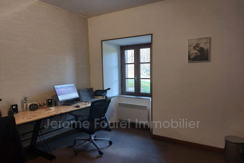 Propriété avec chambres d’hôtes  proche Égletons – 12 pièces – 8 chambres – 298.34 m²