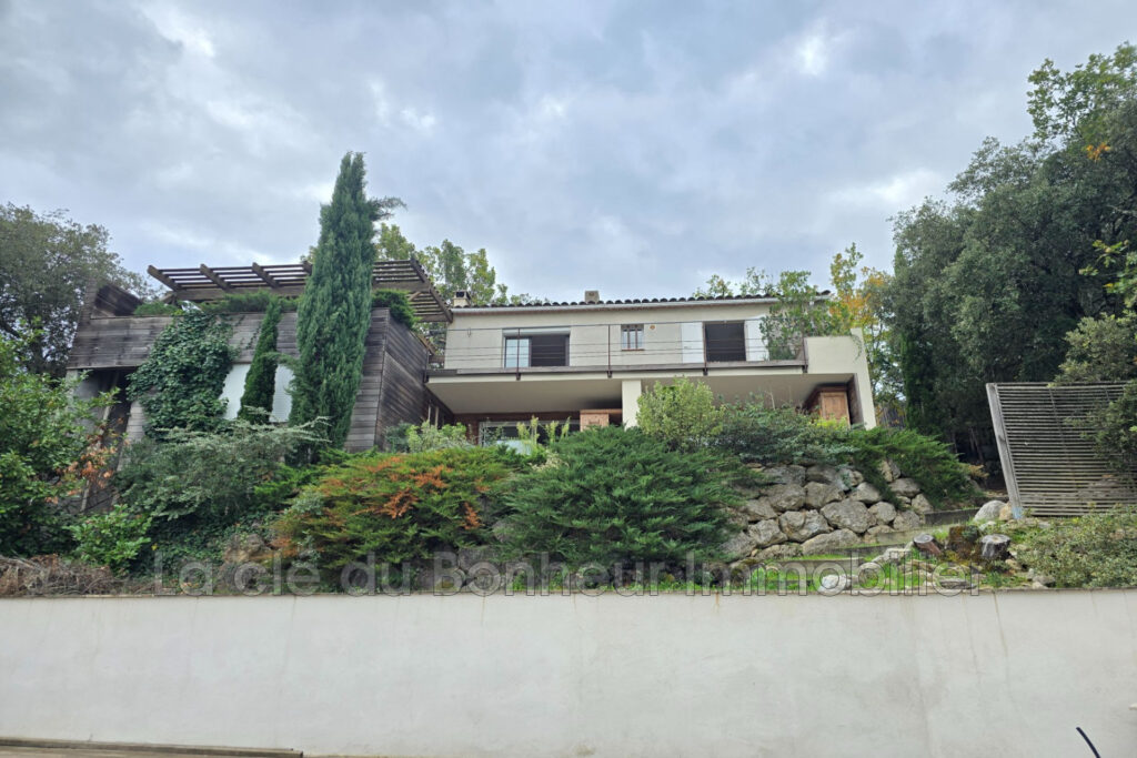 vente maison – NR pièces – 3 chambres – 130.00 m²