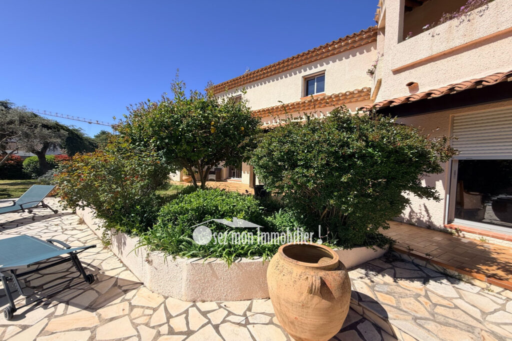 vente villa 7 Pièce(s) – 7 pièces – 5 chambres – 270.00 m²