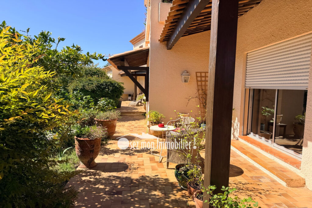 vente villa 7 Pièce(s) – 7 pièces – 5 chambres – 270.00 m²