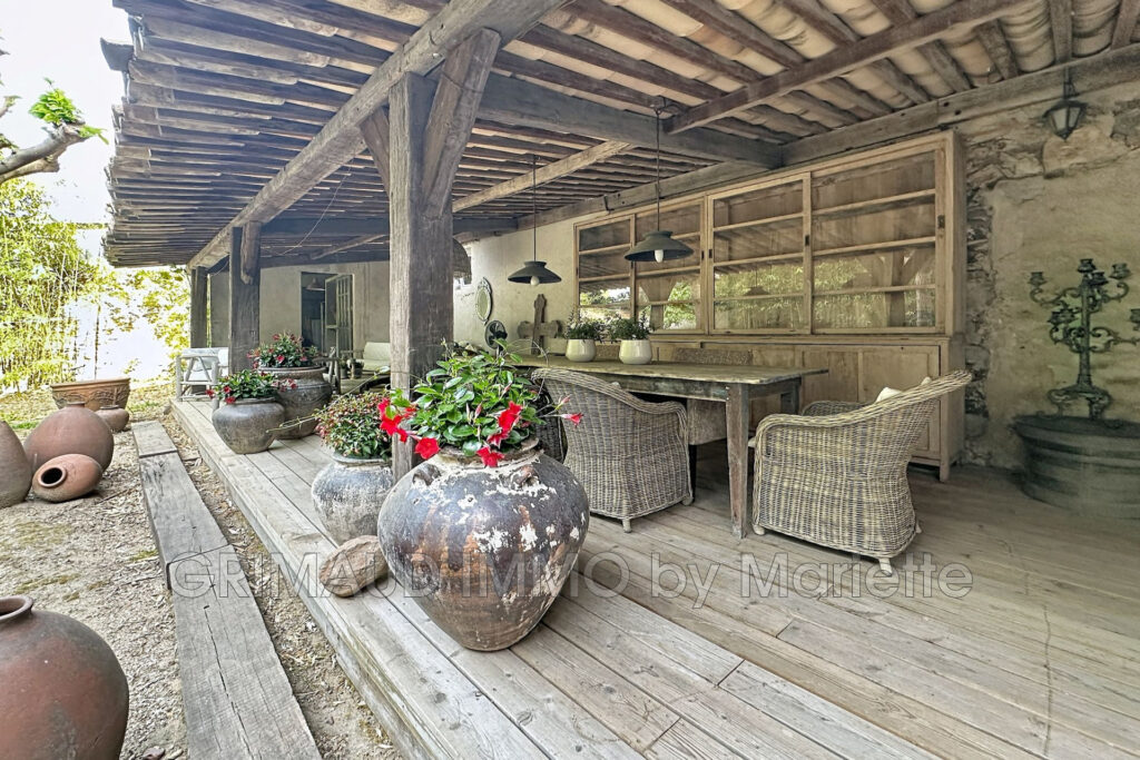 vente maison de village 9 Pièce(s) – 9 pièces – 7 chambres – 300.00 m²