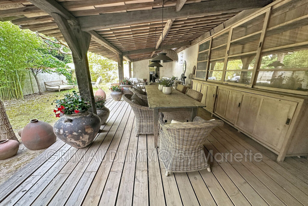 vente maison de village 9 Pièce(s) – 9 pièces – 7 chambres – 300.00 m²