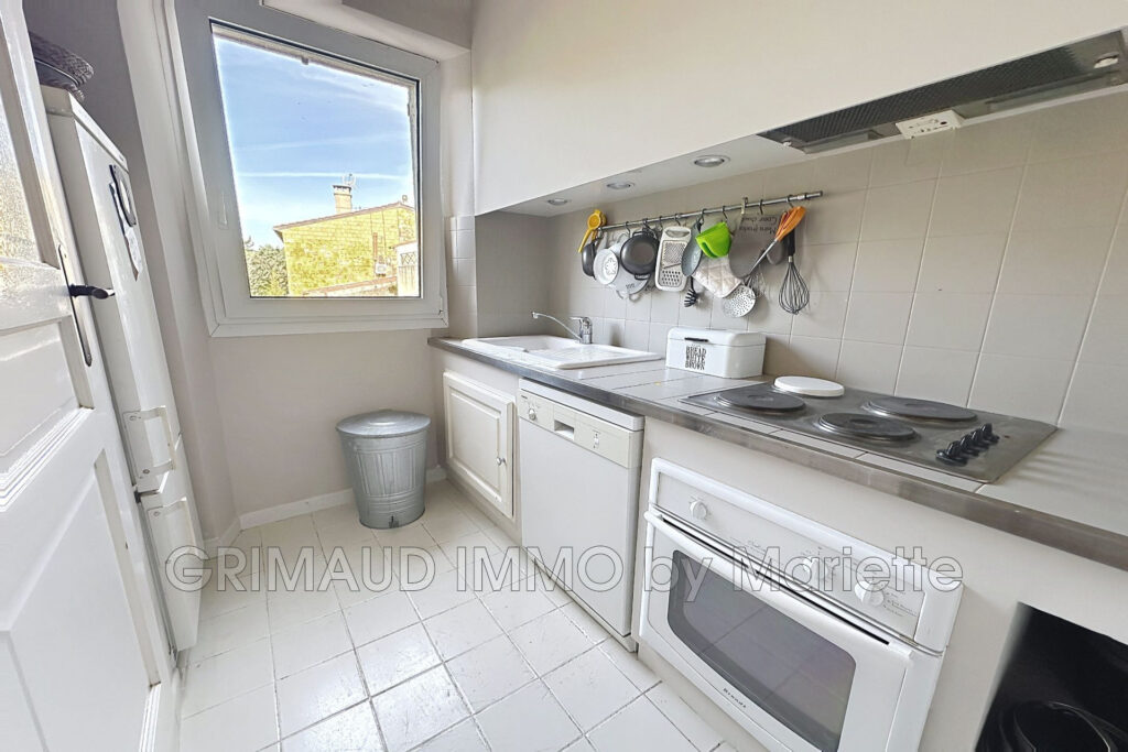 vente maison de village 9 Pièce(s) – 9 pièces – 7 chambres – 300.00 m²
