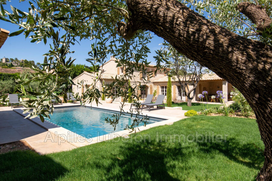 Maison à louer à Eygalières