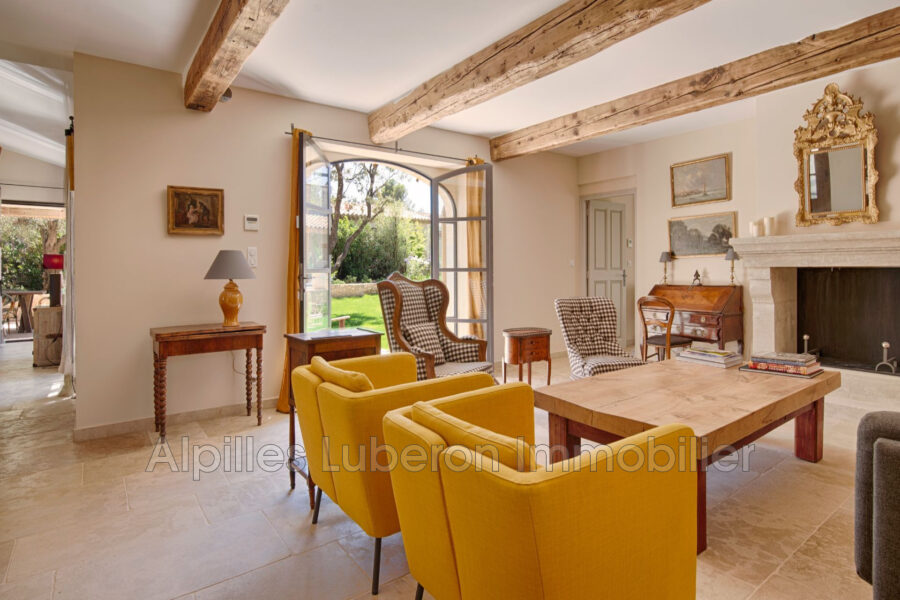 Maison à louer à Eygalières