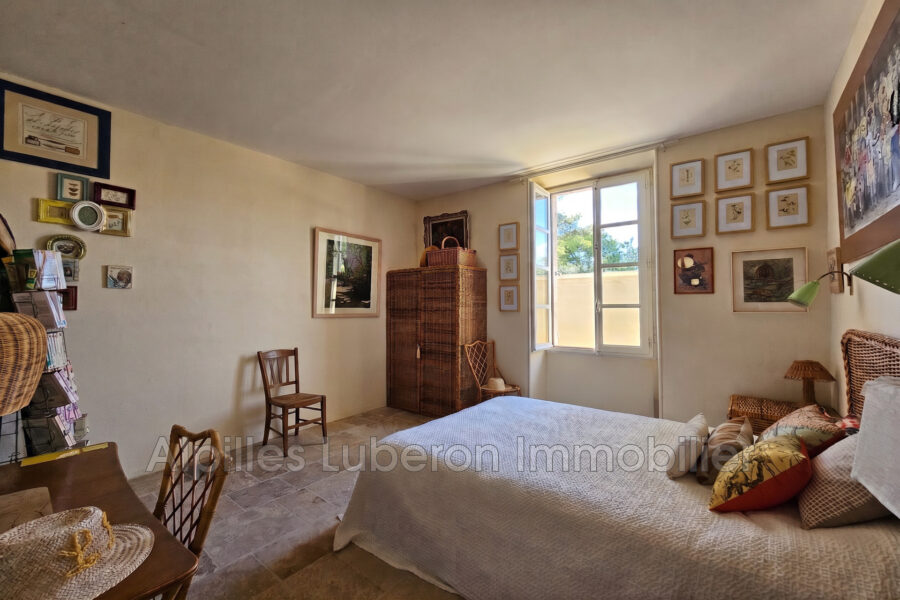 Maison à vendre à Eygalières — Vue parc — photo 14