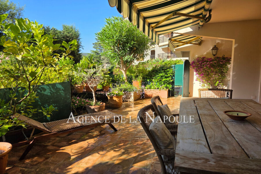 Appartement à vendre à Mandelieu-la-napoule — Vue parc — photo 1