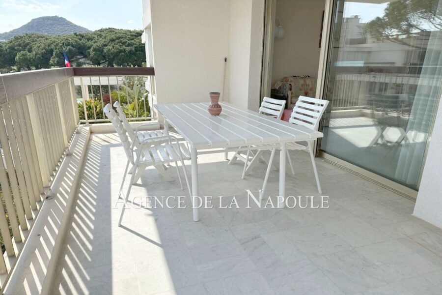 Appartement à vendre à Mandelieu-la-napoule — Vue mer — photo 2