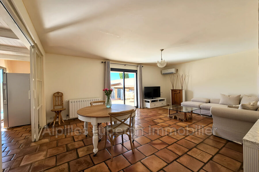 Maison à vendre à Aureille — Vue parc & jardin — photo 13
