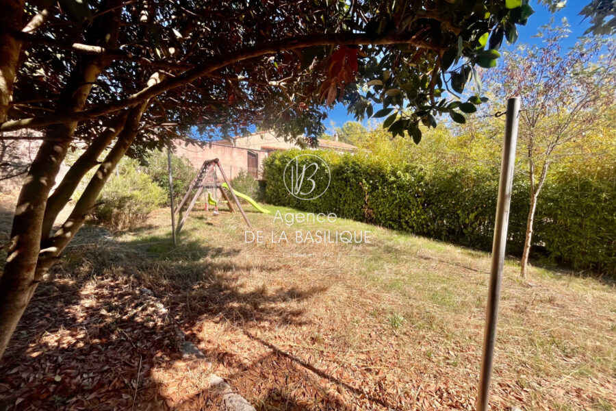 Maison à vendre à Saint-maximin-la-sainte-baume — Vue nature — photo 10