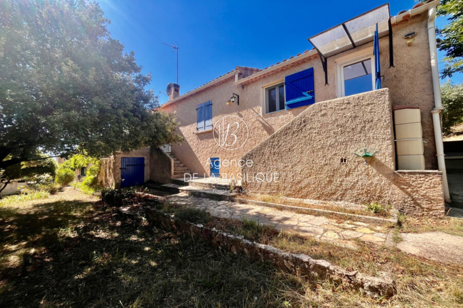 Maison à vendre à Saint-maximin-la-sainte-baume — Vue nature — photo 11