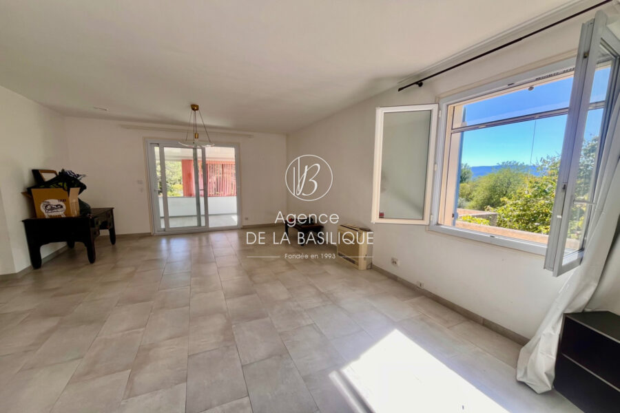 Maison à vendre à Saint-maximin-la-sainte-baume — Vue nature — photo 5