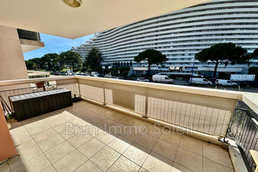 Appartement à vendre à Villeneuve-loubet — Vue marina & port — photo 1