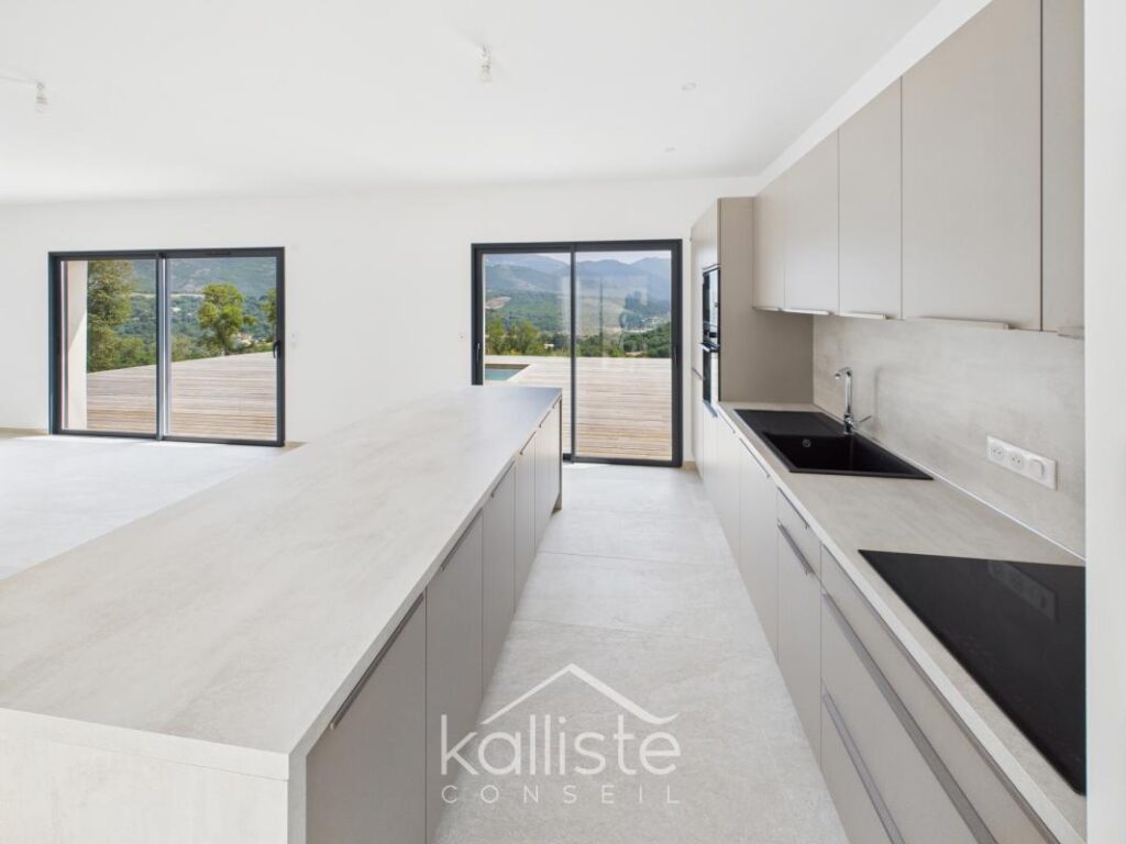 Villa 2024 de plain-pied – Tavaco (proche Ajaccio) – 4 pièces – 3 chambres – 132 m²