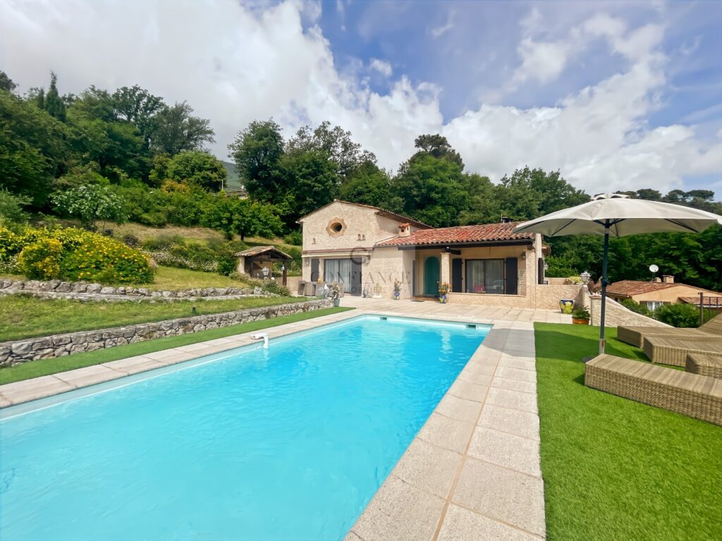 Maison – 5 pièces – 3 chambres – 148 m²