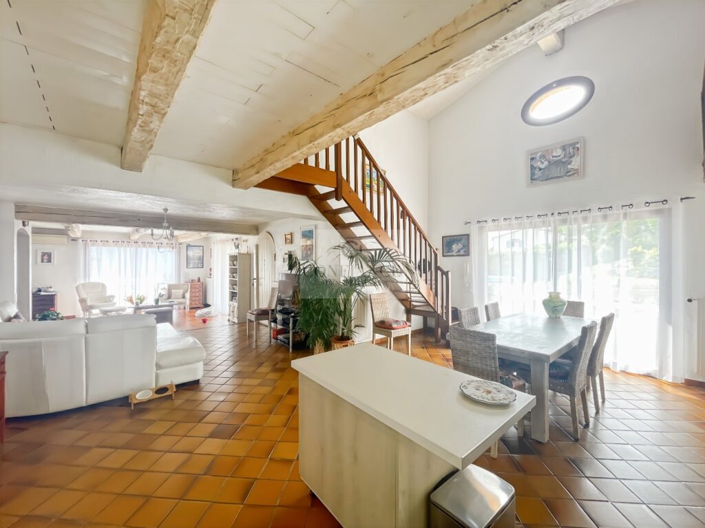 Maison – 5 pièces – 3 chambres – 148 m²