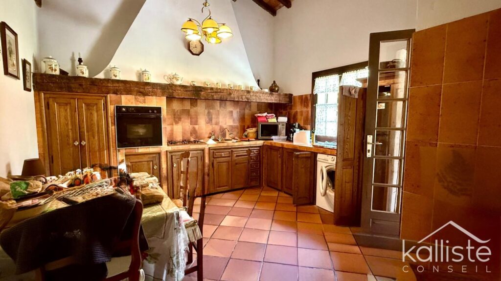 Bastelicaccia – Maison avec vue mer, studio indépendant et deux garages – 6 pièces – 4 chambres – 166 m²