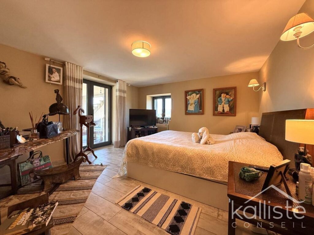 Deux maisons en parfait état au cœur du maquis avec piscine et vue mer – Propriano – 7 pièces – 4 chambres – 194 m²