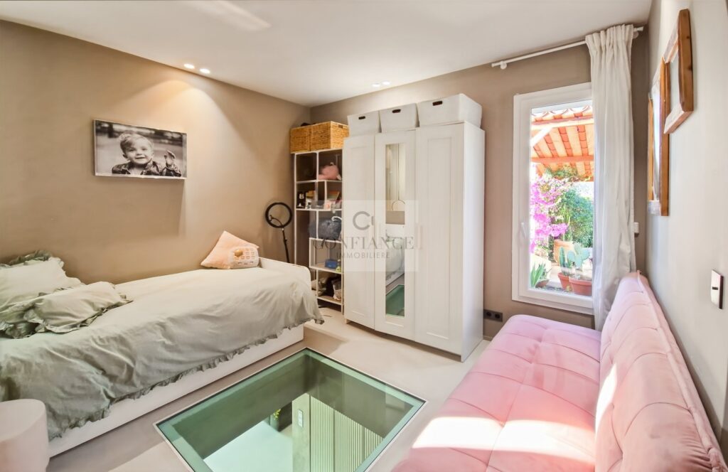 Maison – 6 pièces – 4 chambres – 193 m²