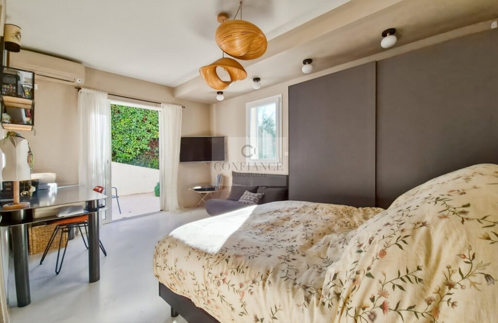 Maison – 6 pièces – 4 chambres – 193 m²