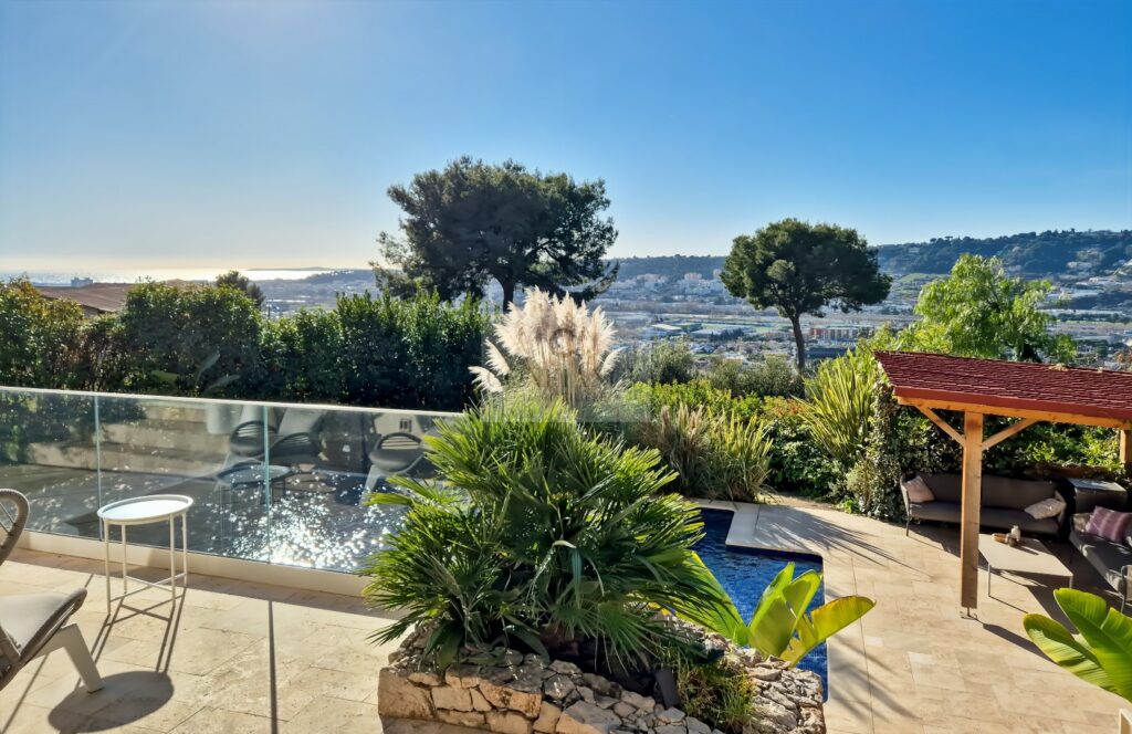 Maison – 6 pièces – 4 chambres – 193 m²