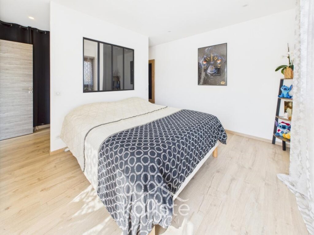 Porticcio – Maison récente avec T2 indépendant et terrasse panoramique – 6 pièces – 4 chambres – 166 m²