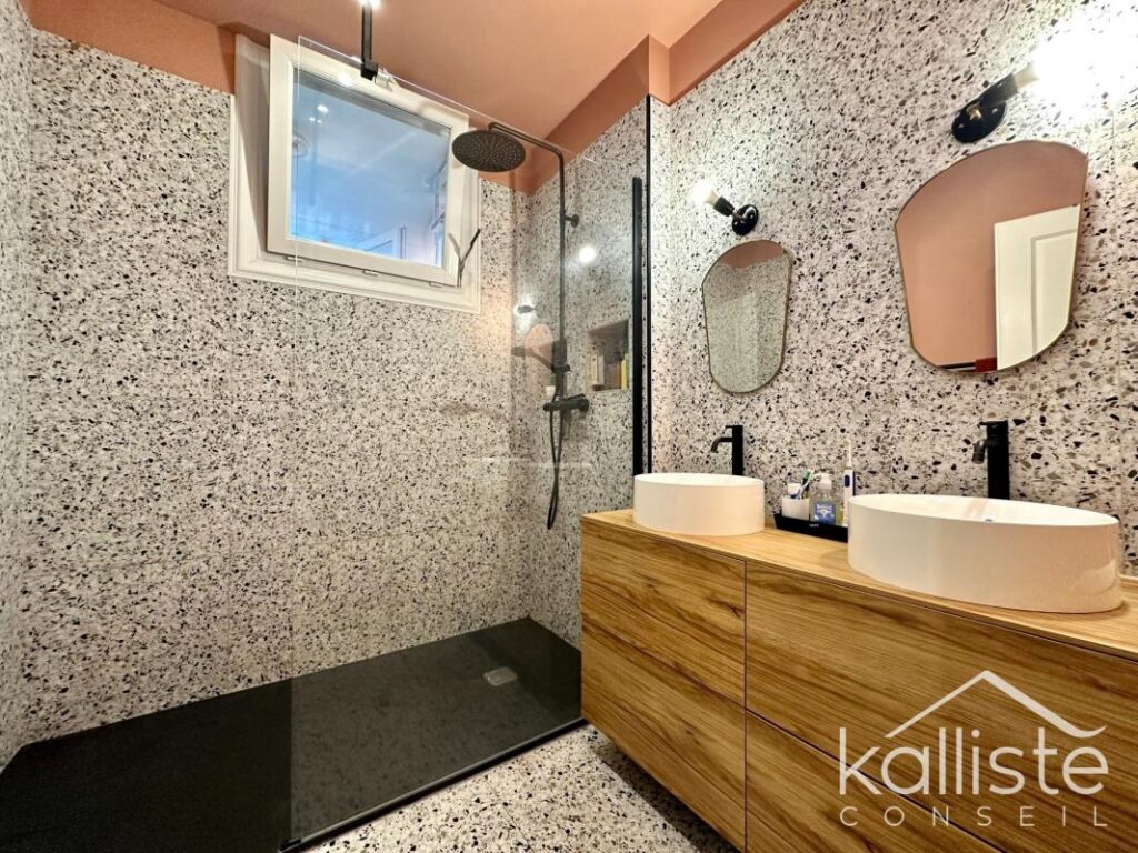 T3 lumineux avec vue mer et citadelle – Quartier Balestrino, Ajaccio – 3 pièces – 2 chambres – 79 m²