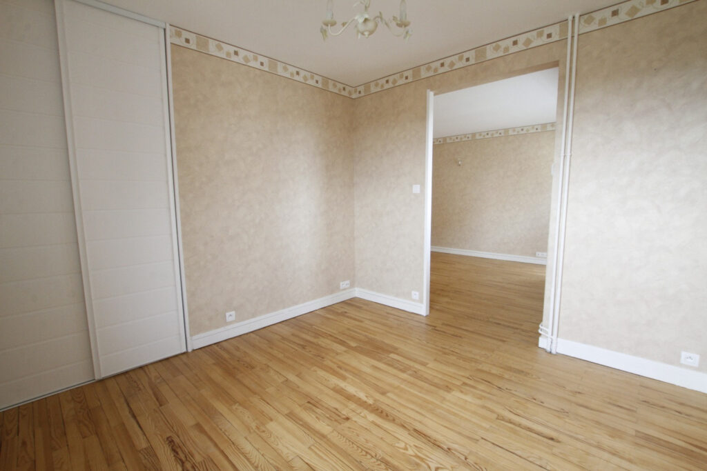   – 4 pièces – 3 chambres – NR  – 90.19 m²